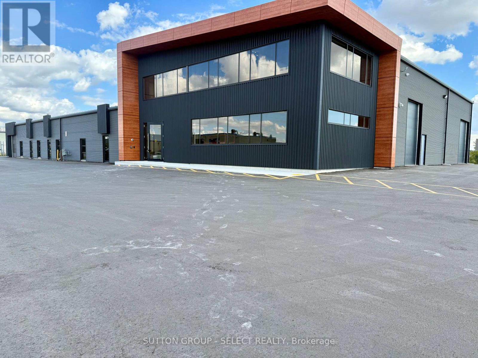 2 - 4102 Eastgate Crescent, London South, Ontario  N6L 1B2 - Photo 2 - X12451249