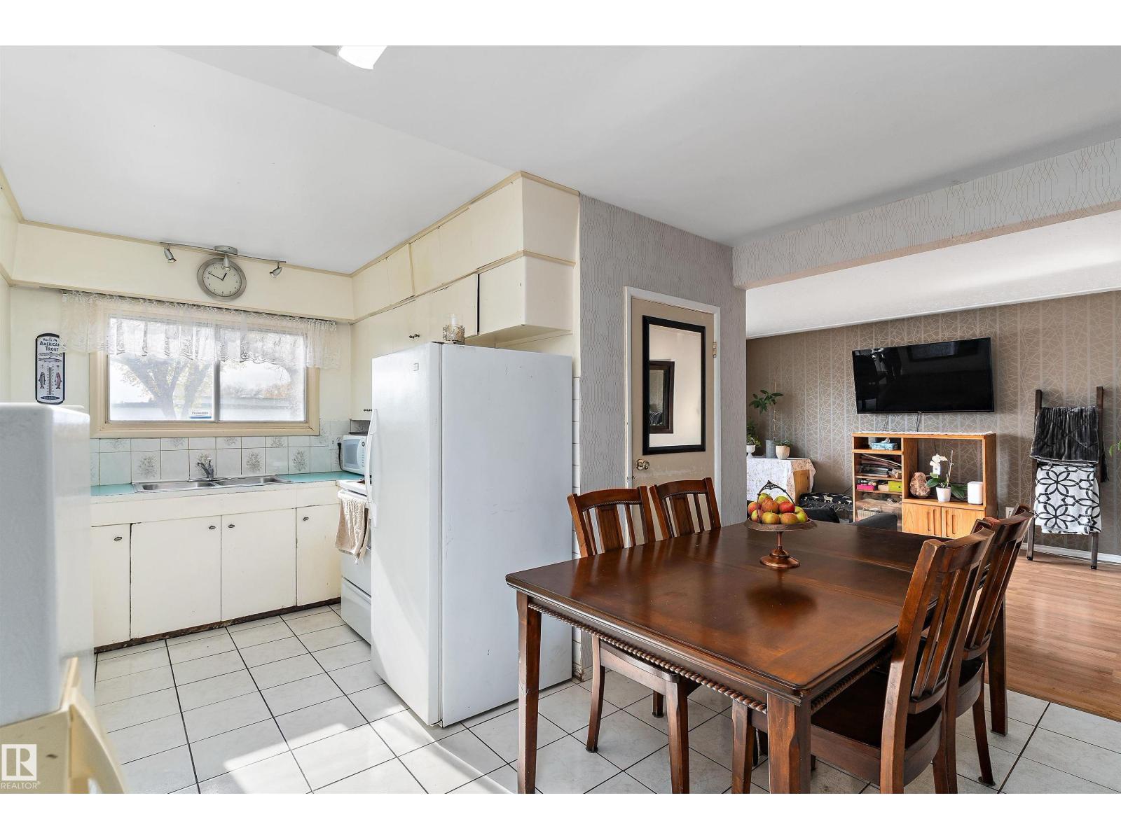 10570 66 Av Nw, Edmonton, Alberta  T6H 1X4 - Photo 14 - E4461280