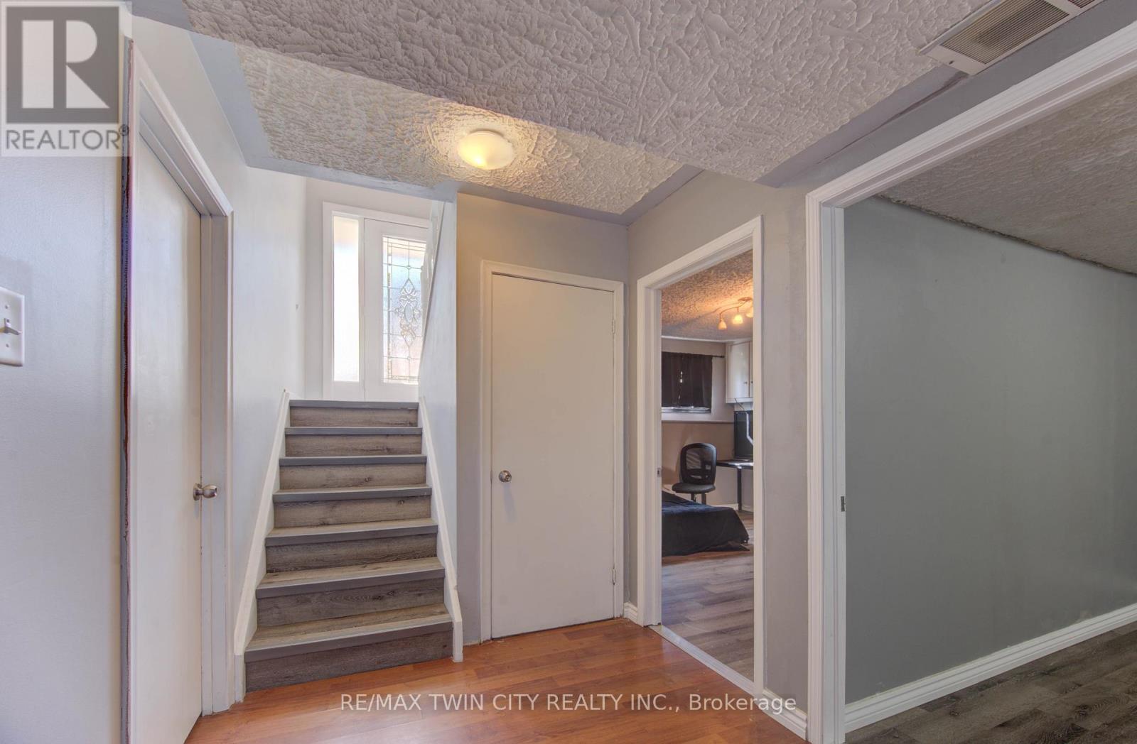 320 Country Hill Drive, Kitchener, Ontario  N2E 2C2 - Photo 28 - X12451164