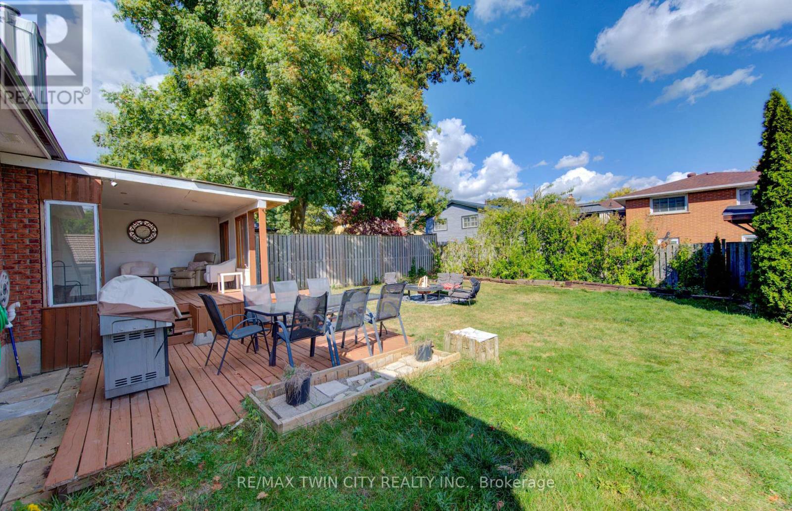 320 Country Hill Drive, Kitchener, Ontario  N2E 2C2 - Photo 33 - X12451164