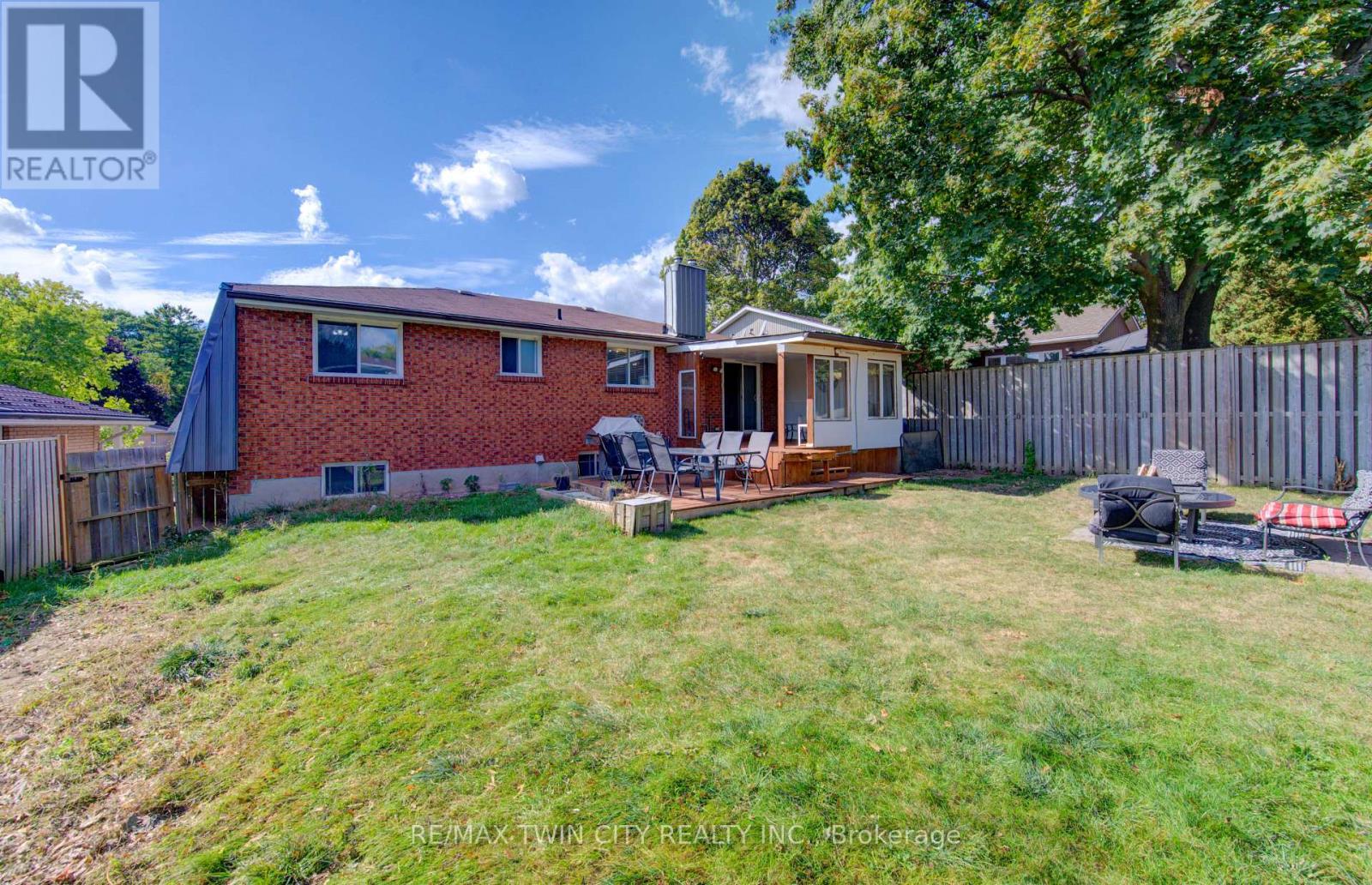 320 Country Hill Drive, Kitchener, Ontario  N2E 2C2 - Photo 34 - X12451164