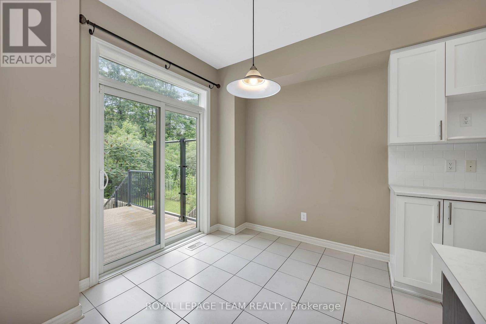 880 Fletcher Circle, Ottawa, Ontario  K2T 0B8 - Photo 10 - X12451253