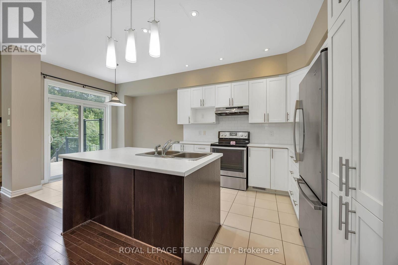 880 Fletcher Circle, Ottawa, Ontario  K2T 0B8 - Photo 14 - X12451253