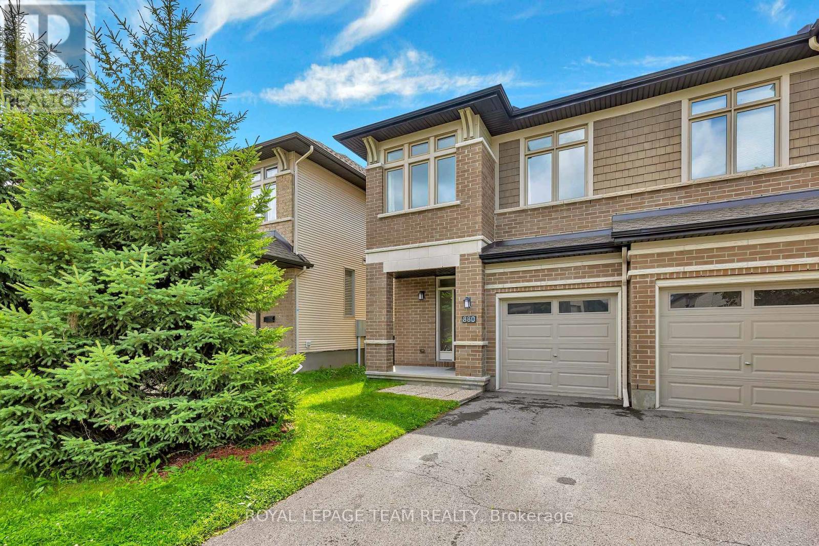 880 Fletcher Circle, Ottawa, Ontario  K2T 0B8 - Photo 2 - X12451253