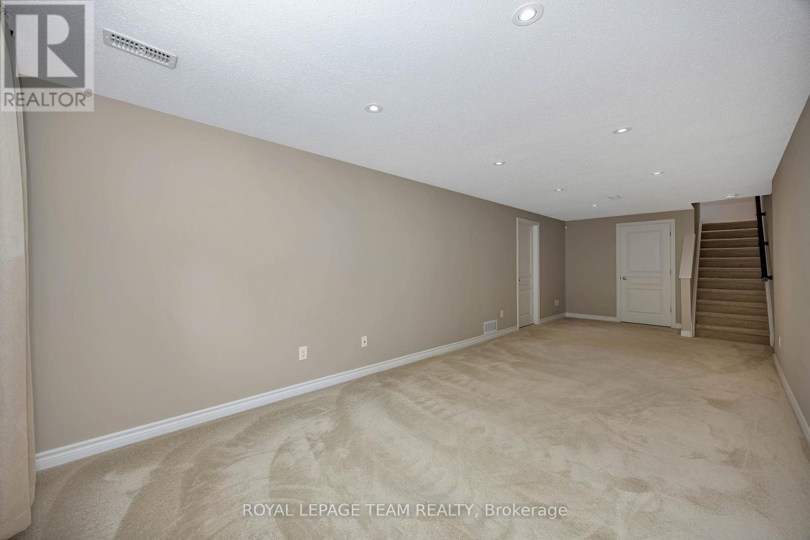 880 Fletcher Circle, Ottawa, Ontario  K2T 0B8 - Photo 36 - X12451253