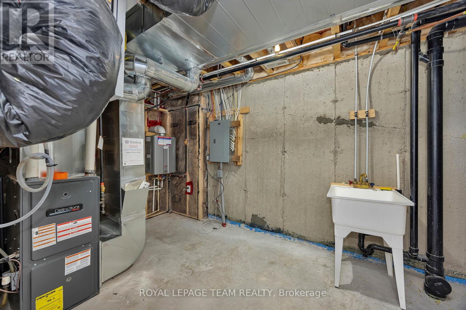 880 Fletcher Circle, Ottawa, Ontario  K2T 0B8 - Photo 38 - X12451253