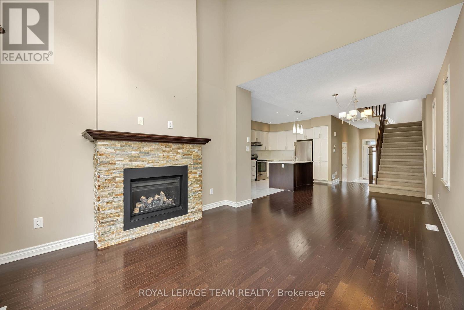 880 Fletcher Circle, Ottawa, Ontario  K2T 0B8 - Photo 7 - X12451253