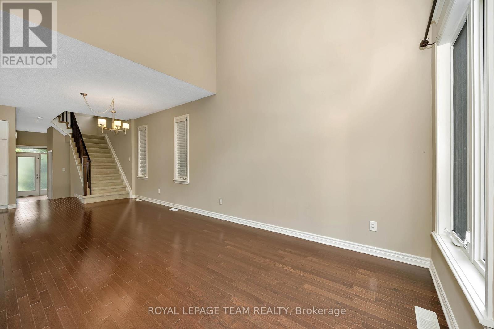 880 Fletcher Circle, Ottawa, Ontario  K2T 0B8 - Photo 8 - X12451253