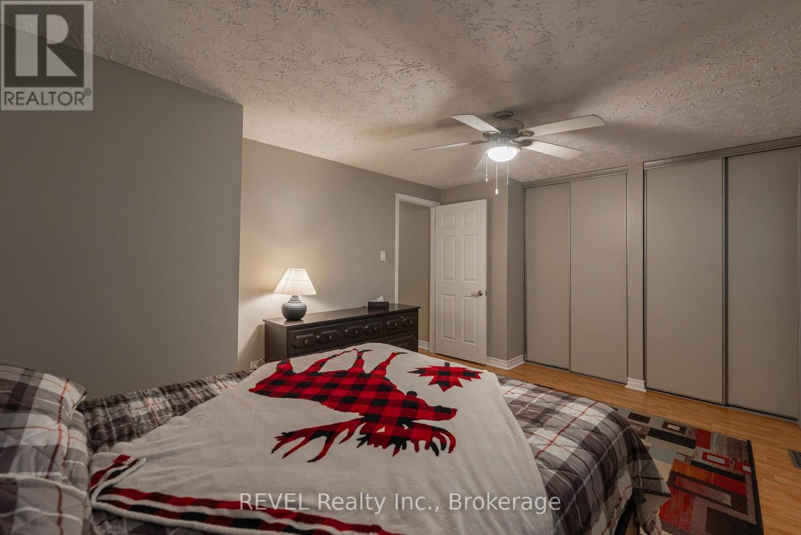 113 - 185 Denistoun Street, Welland, Ontario  L3C 6J6 - Photo 11 - X12451247