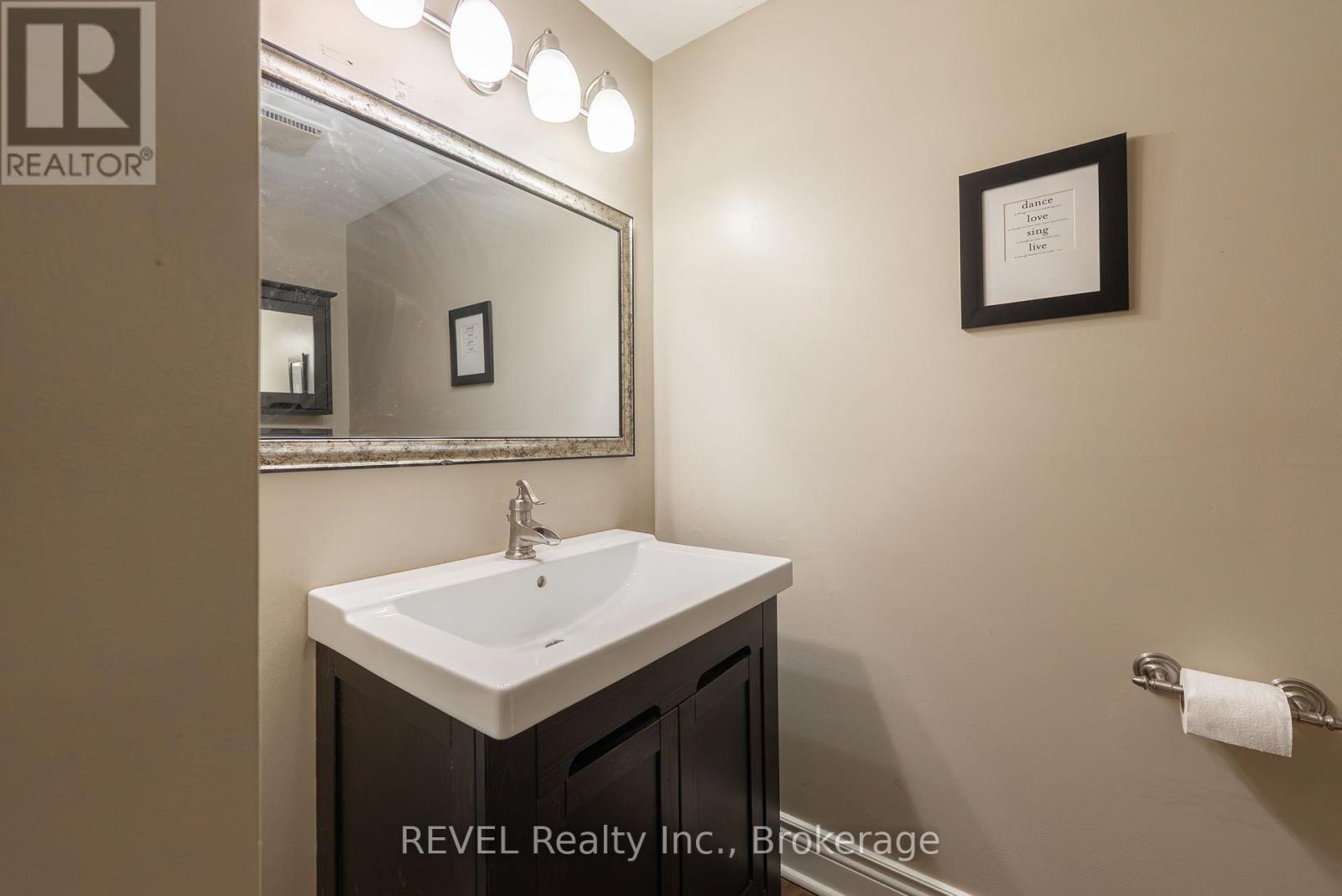 113 - 185 Denistoun Street, Welland, Ontario  L3C 6J6 - Photo 13 - X12451247