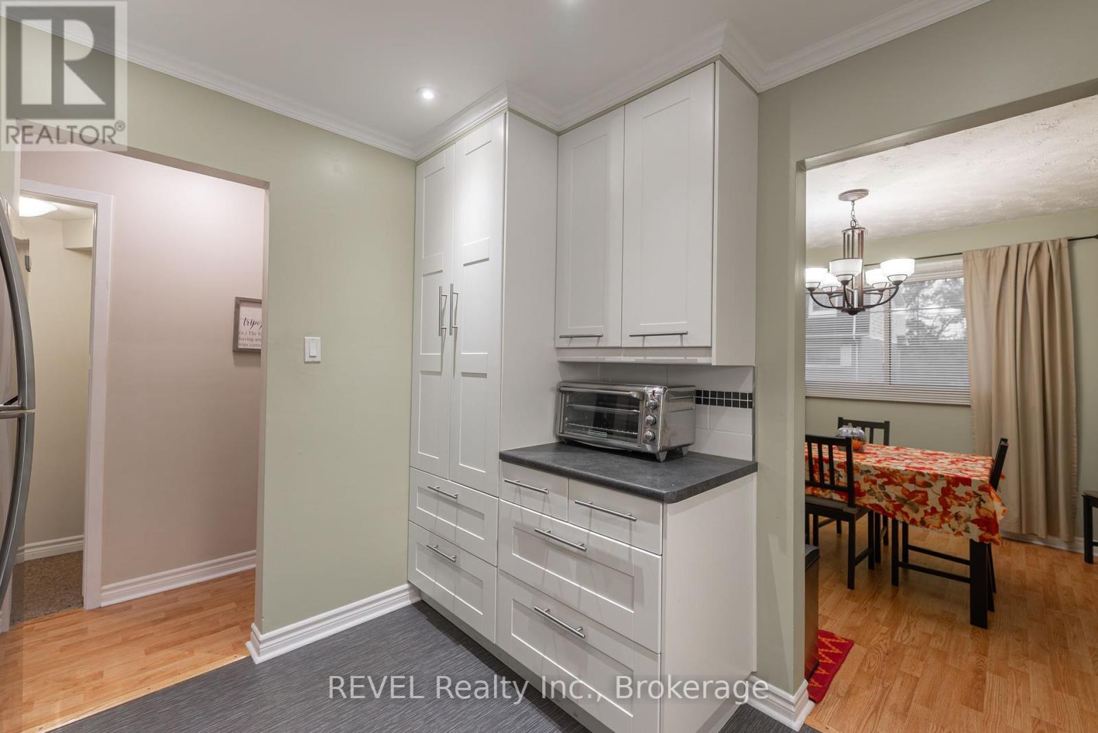 113 - 185 Denistoun Street, Welland, Ontario  L3C 6J6 - Photo 4 - X12451247