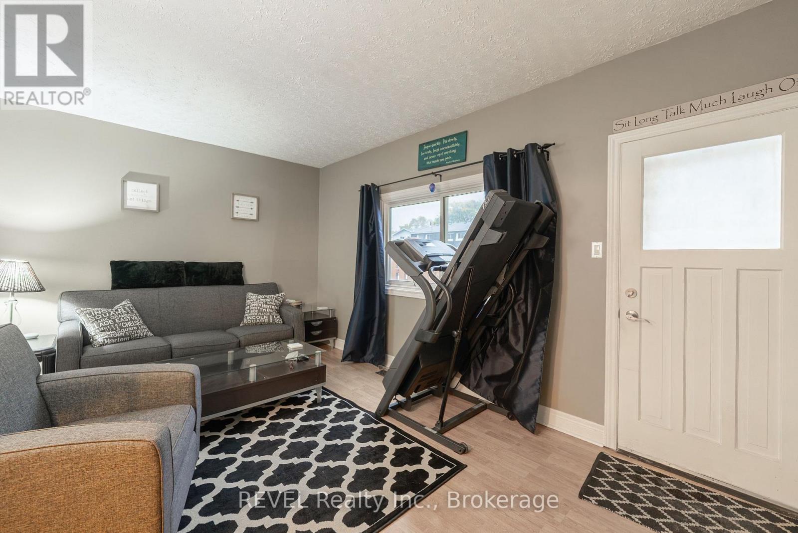113 - 185 Denistoun Street, Welland, Ontario  L3C 6J6 - Photo 7 - X12451247