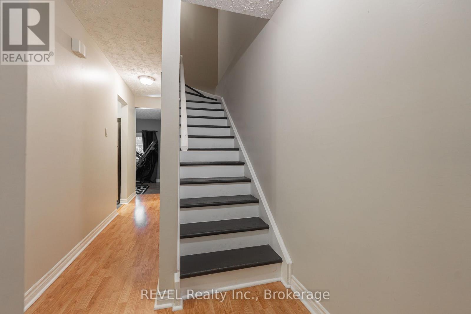 113 - 185 Denistoun Street, Welland, Ontario  L3C 6J6 - Photo 9 - X12451247