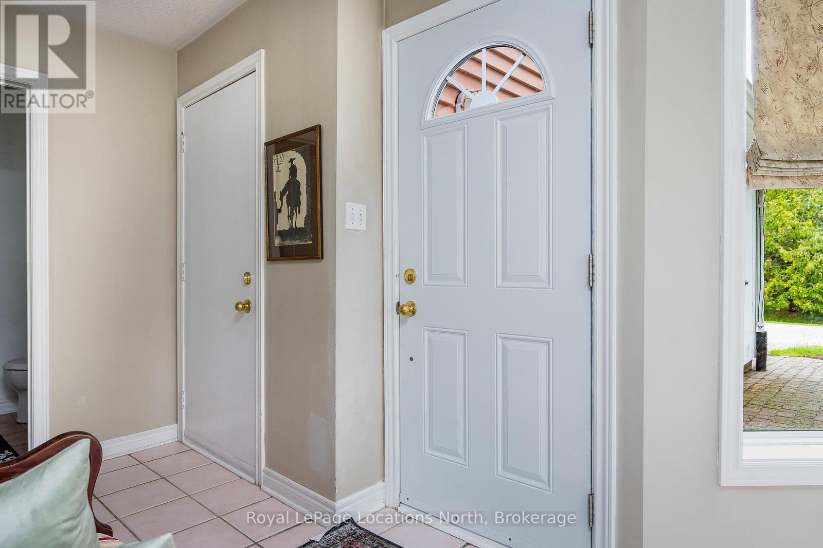 166 Fairway Crescent, Collingwood, Ontario  L9Y 5B4 - Photo 5 - S12451252