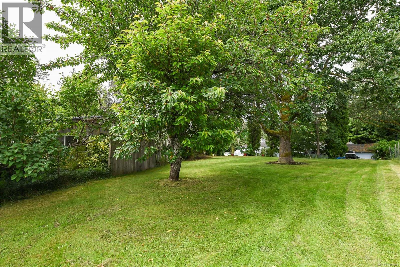 4740 Island Hwy N, Courtenay, British Columbia  V9N 5Y7 - Photo 37 - 1016046