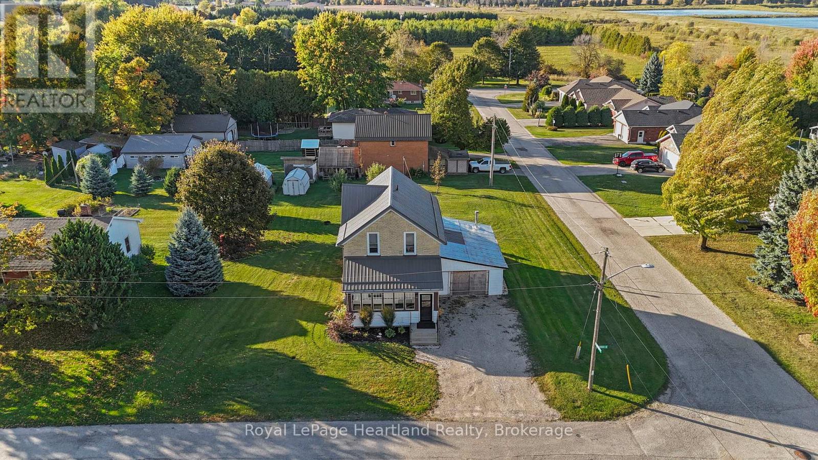 15 QUEEN STREET E, Minto, Ontario