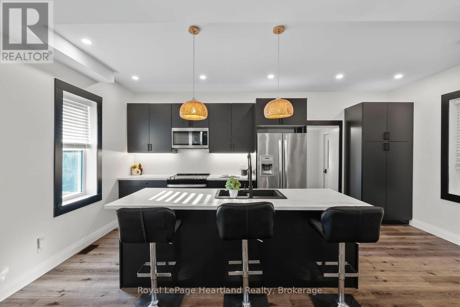 15 Queen Street E, Minto, Ontario  N0G 1M0 - Photo 14 - X12451243
