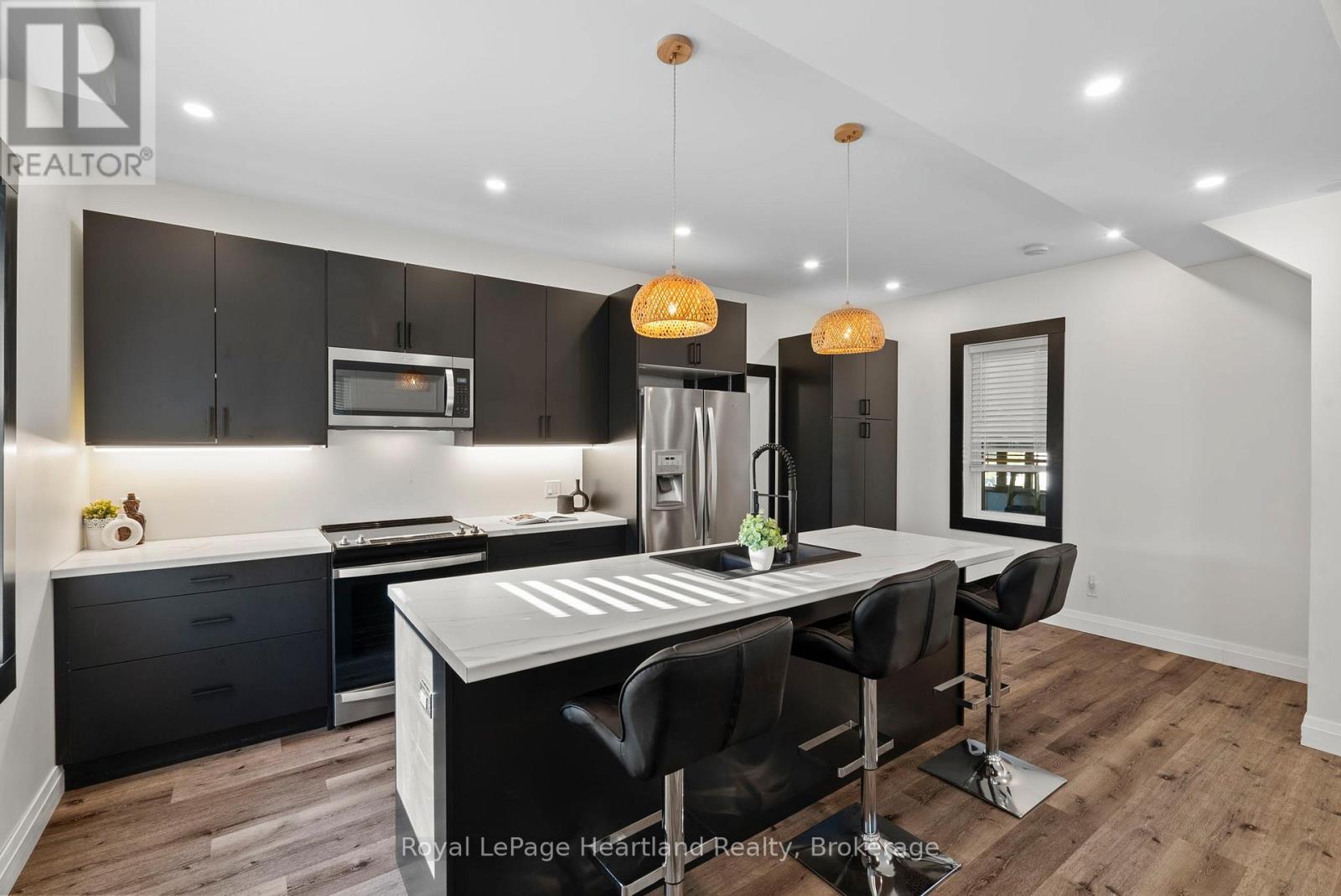 15 Queen Street E, Minto, Ontario  N0G 1M0 - Photo 15 - X12451243