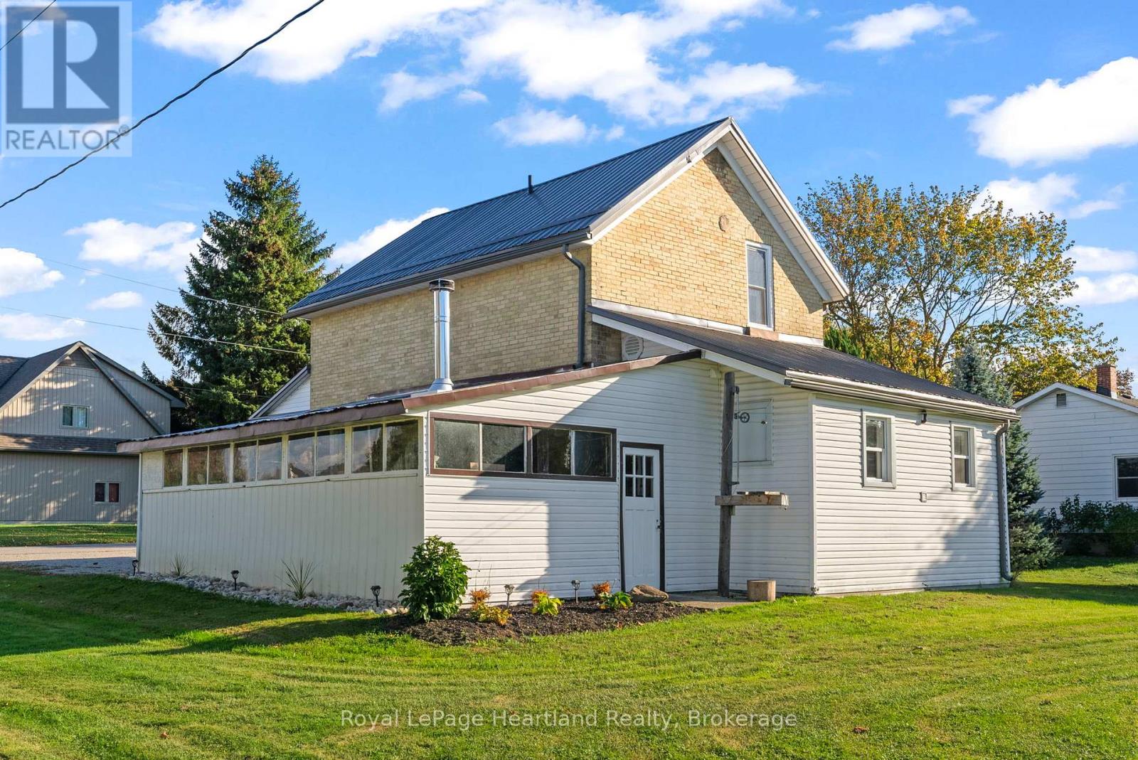 15 Queen Street E, Minto, Ontario  N0G 1M0 - Photo 31 - X12451243