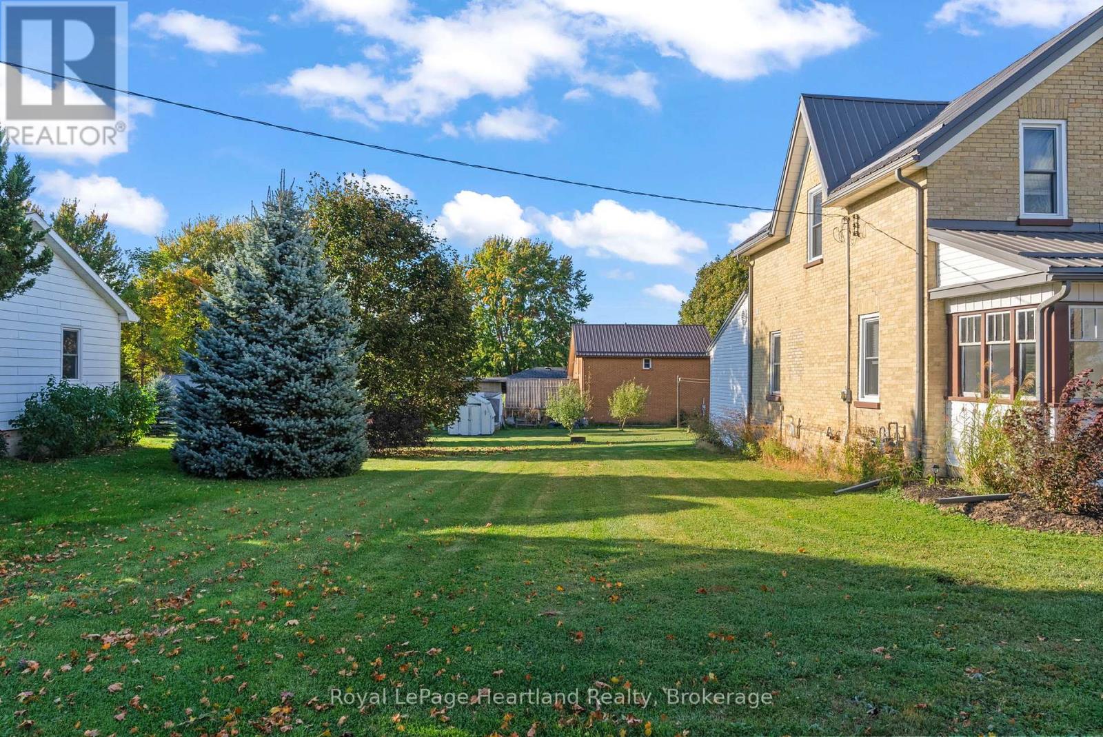 15 Queen Street E, Minto, Ontario  N0G 1M0 - Photo 35 - X12451243