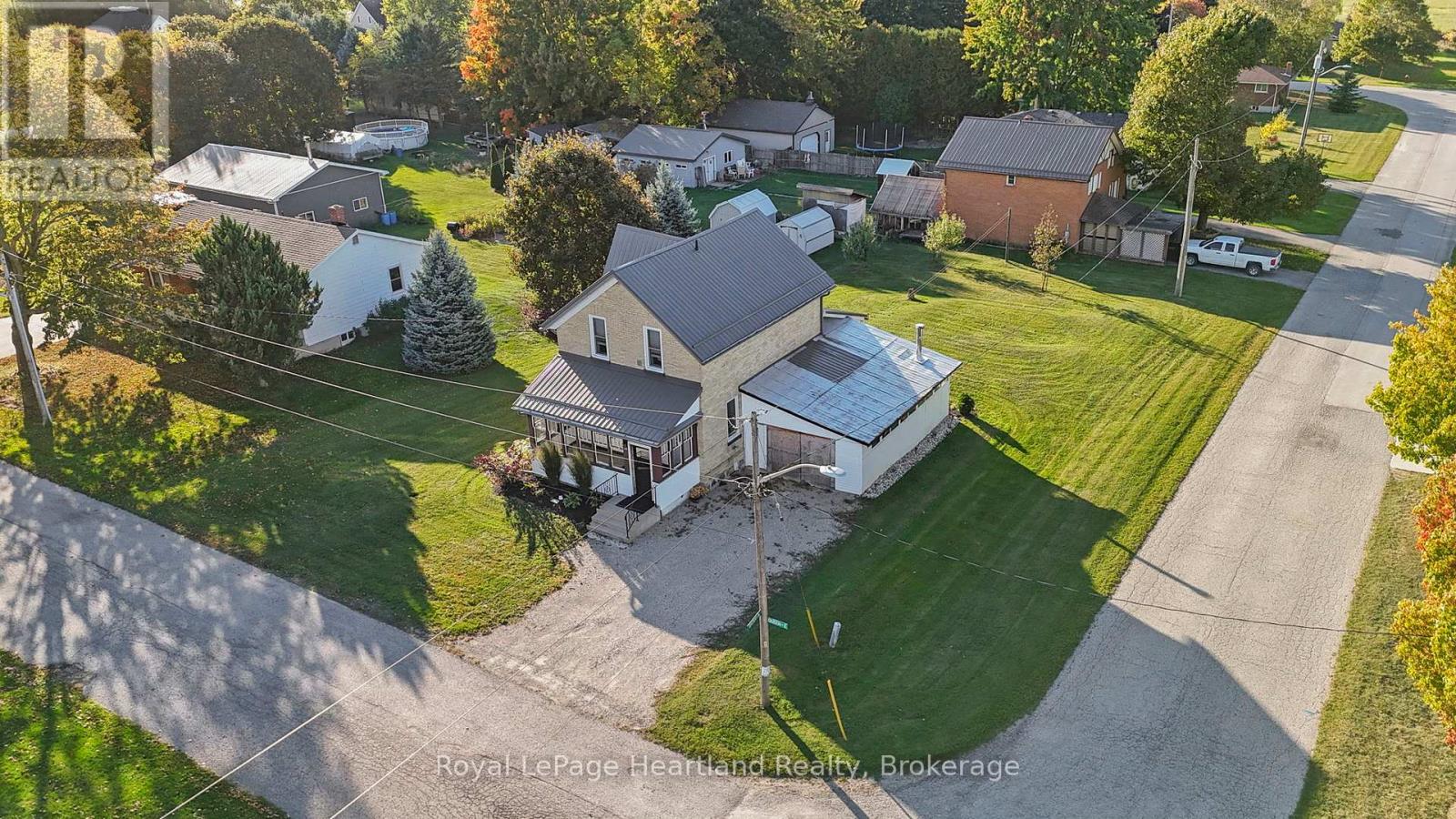 15 Queen Street E, Minto, Ontario  N0G 1M0 - Photo 39 - X12451243