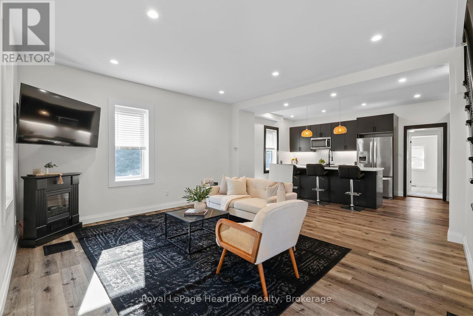 15 Queen Street E, Minto, Ontario  N0G 1M0 - Photo 8 - X12451243