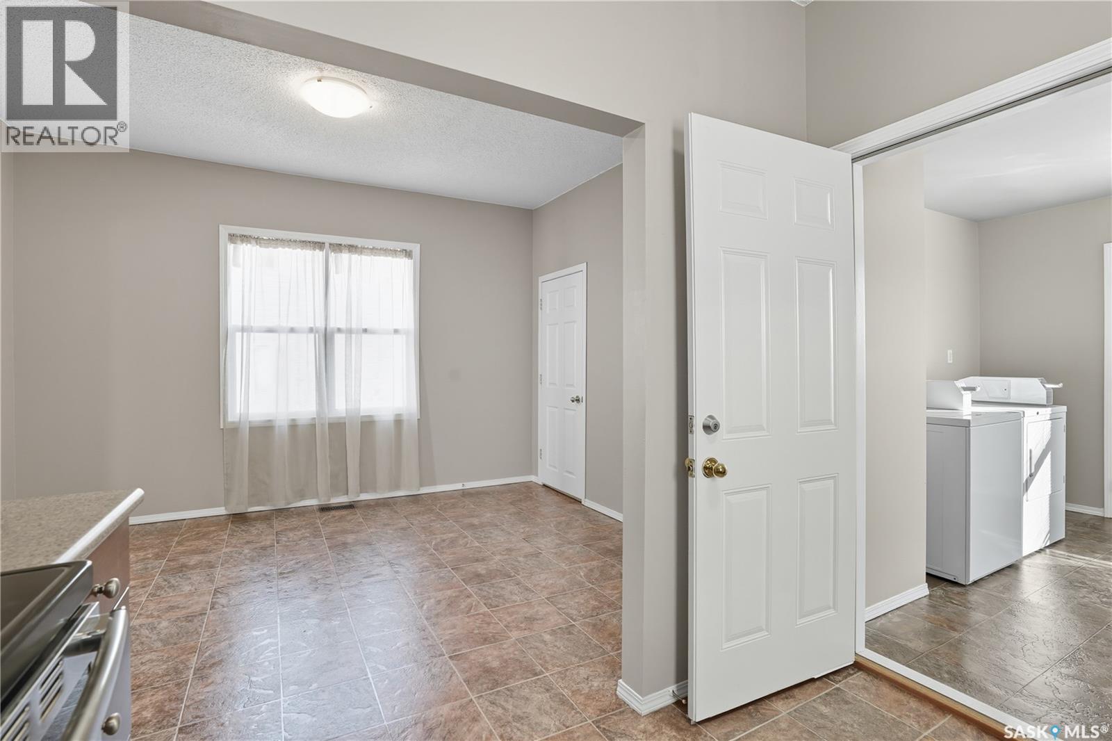 1511 15th Avenue, Regina, Saskatchewan  S4P 0Z4 - Photo 15 - SK020282