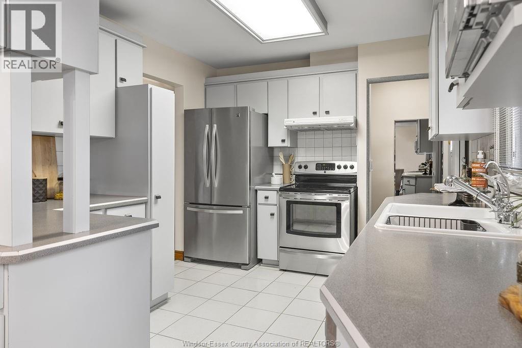3545 Glenwood, Windsor, Ontario  N9E 2Y6 - Photo 10 - 25025638