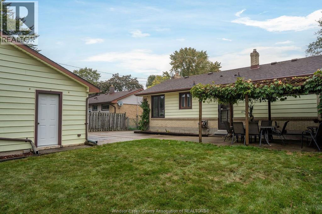 3545 Glenwood, Windsor, Ontario  N9E 2Y6 - Photo 35 - 25025638