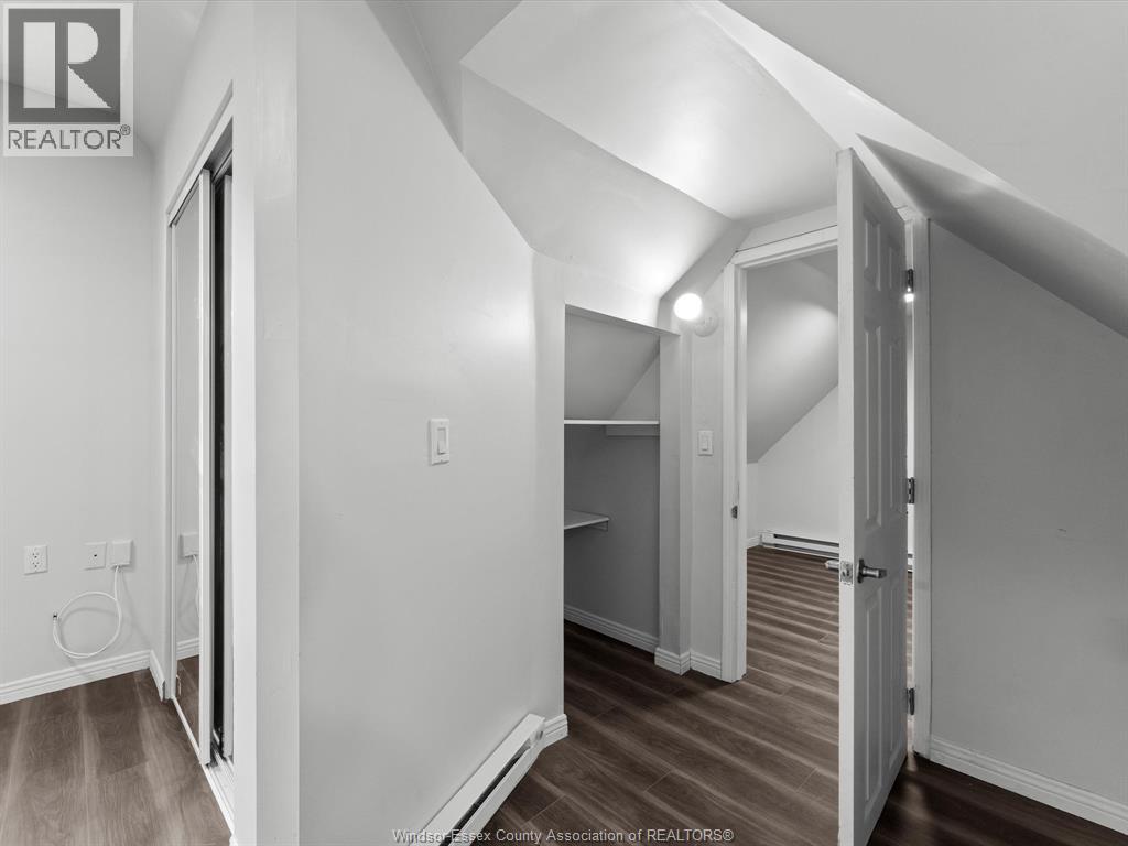 253 Curry Avenue, Windsor, Ontario  N9B 2B4 - Photo 12 - 25025634