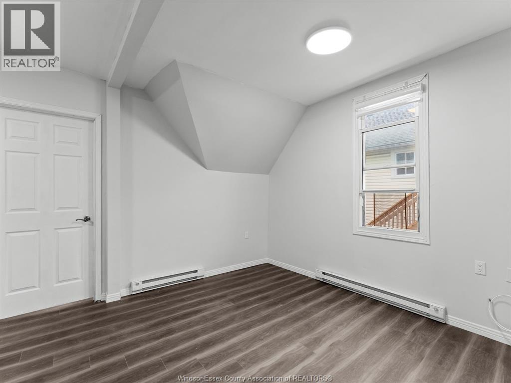 253 Curry Avenue, Windsor, Ontario  N9B 2B4 - Photo 6 - 25025634