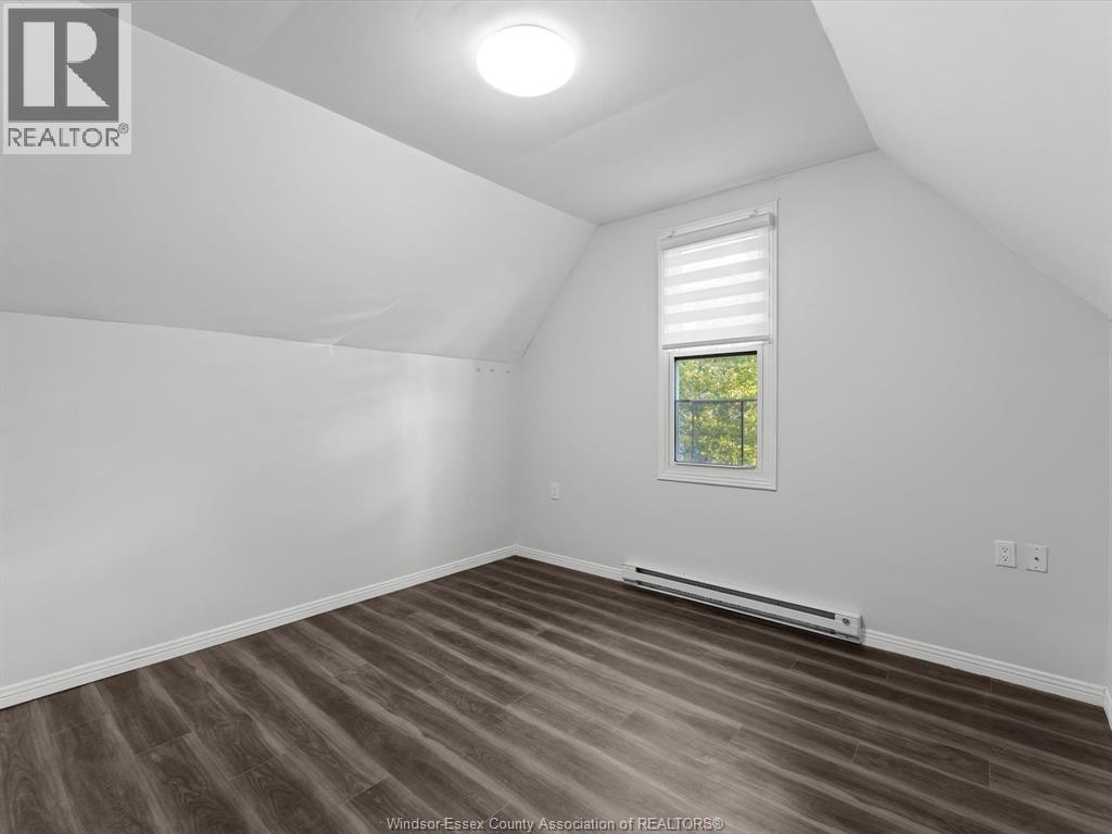 253 Curry Avenue, Windsor, Ontario  N9B 2B4 - Photo 9 - 25025634