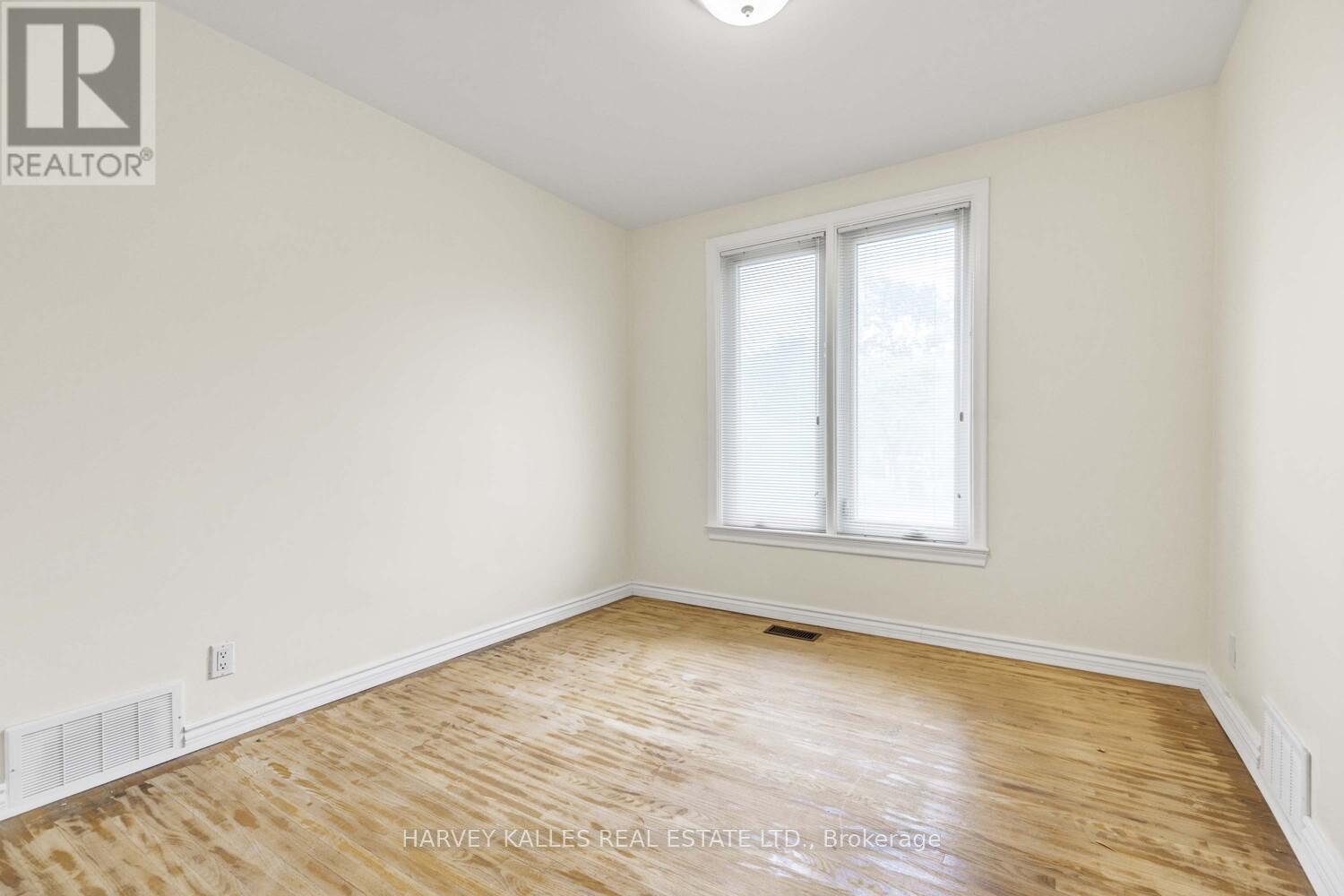 246 Brighton Avenue, Toronto, Ontario  M3H 4E7 - Photo 11 - C12451224