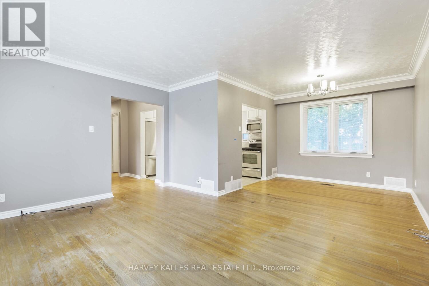 246 Brighton Avenue, Toronto, Ontario  M3H 4E7 - Photo 5 - C12451224