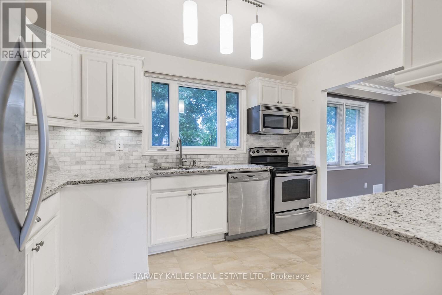 246 Brighton Avenue, Toronto, Ontario  M3H 4E7 - Photo 9 - C12451224