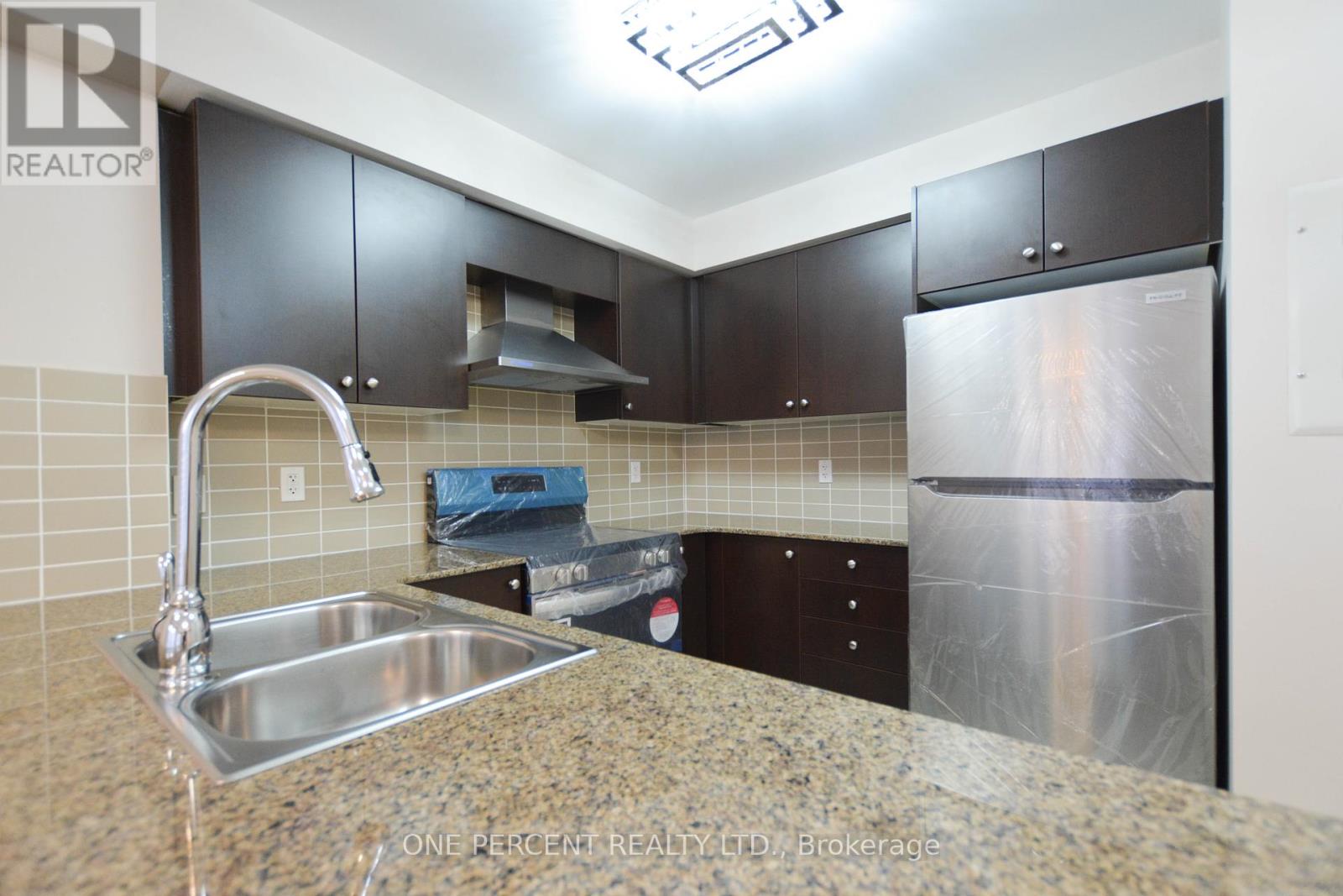 201 - 320 John Street, Markham, Ontario  L3T 0B1 - Photo 12 - N12451213