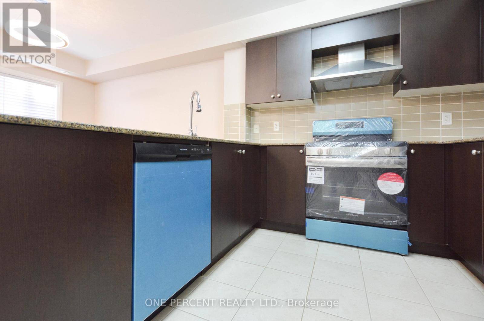 201 - 320 John Street, Markham, Ontario  L3T 0B1 - Photo 13 - N12451213