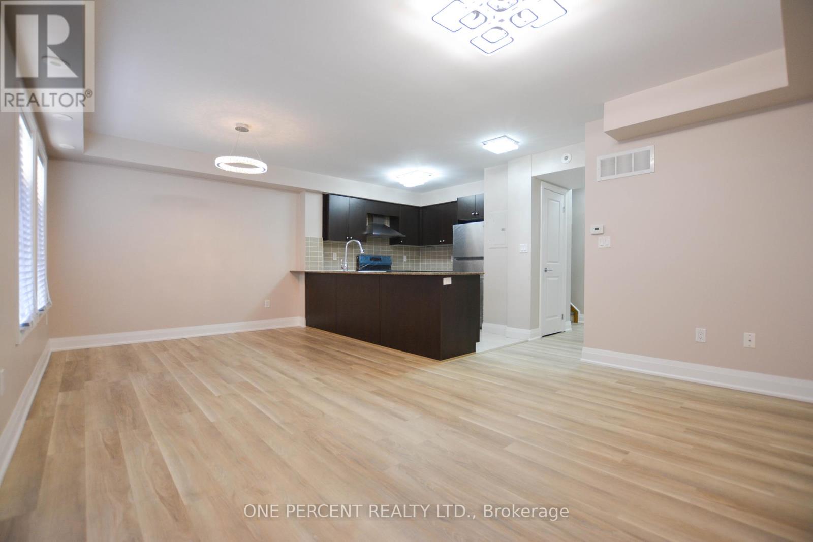 201 - 320 John Street, Markham, Ontario  L3T 0B1 - Photo 7 - N12451213