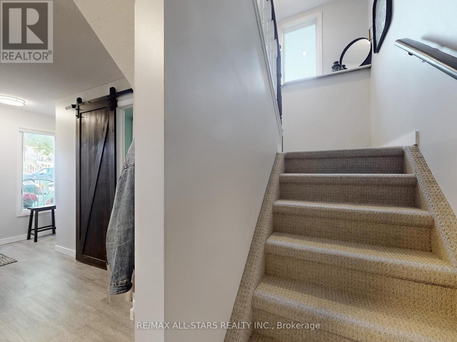 21 Annamaria Drive, Georgina, Ontario  L4P 3H8 - Photo 35 - N12451223