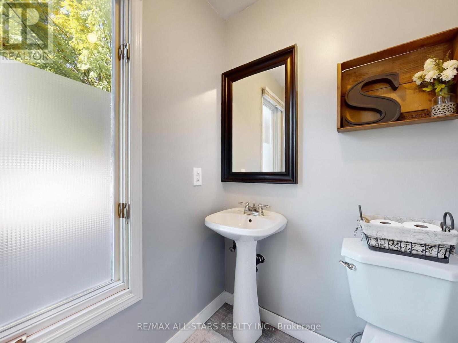 21 Annamaria Drive, Georgina, Ontario  L4P 3H8 - Photo 36 - N12451223