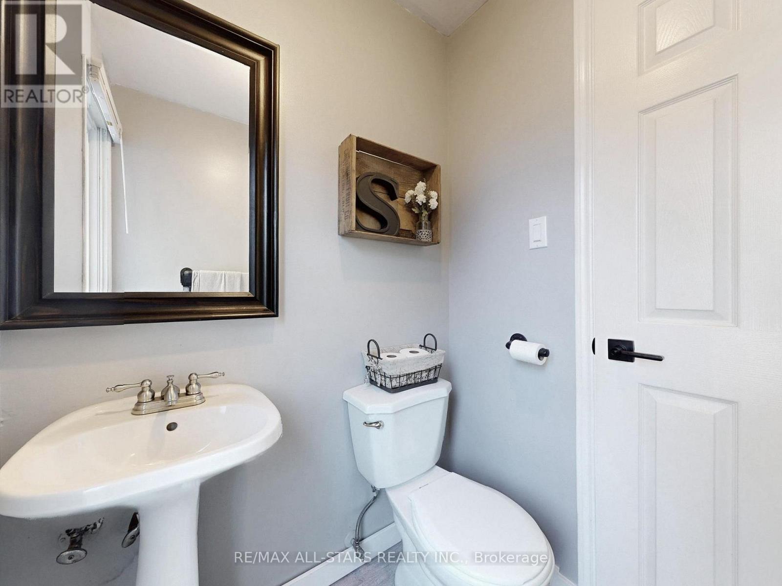 21 Annamaria Drive, Georgina, Ontario  L4P 3H8 - Photo 37 - N12451223