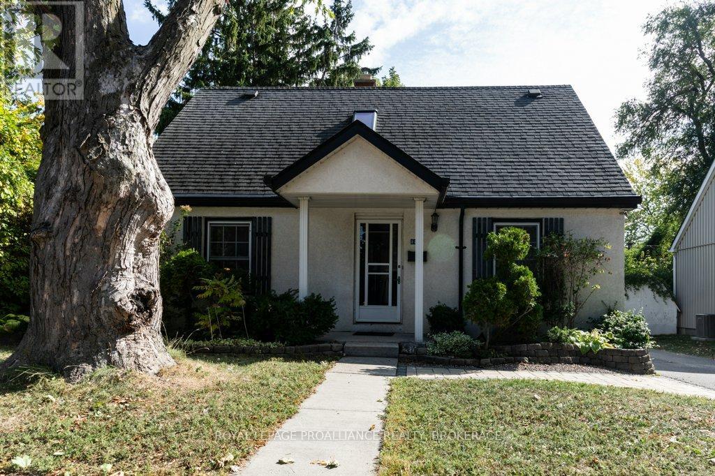 337 Palace Road, Kingston, Ontario  K7L 4T4 - Photo 1 - X12451324