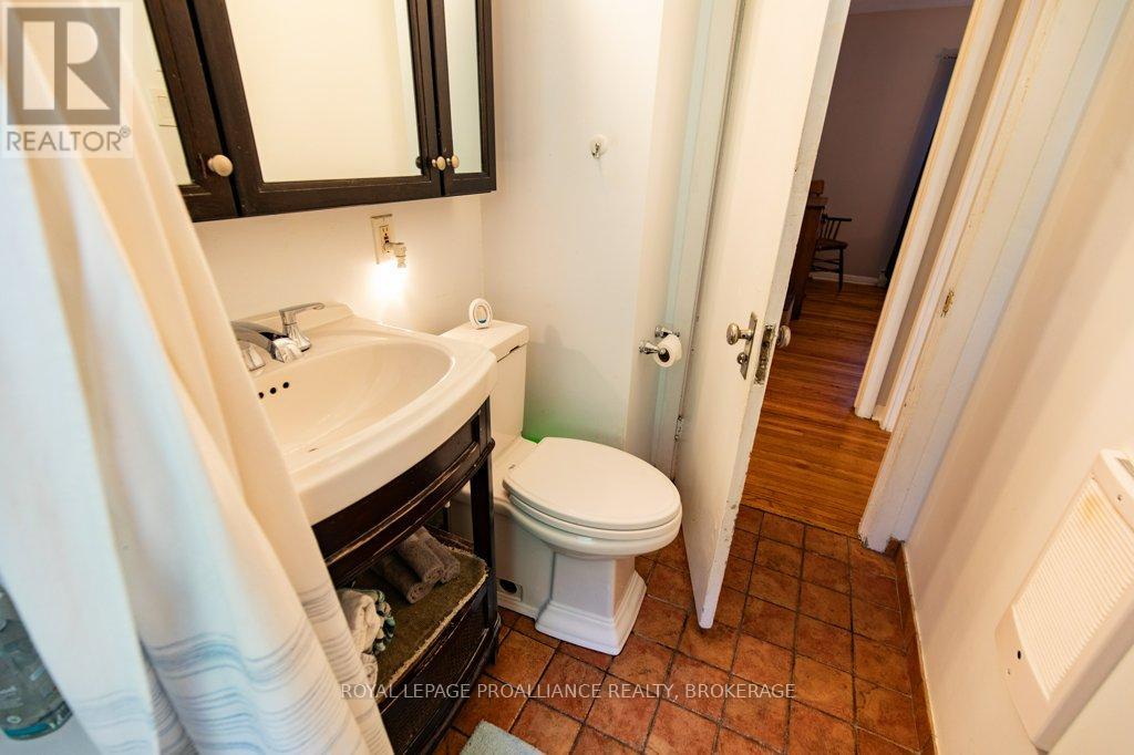 337 Palace Road, Kingston, Ontario  K7L 4T4 - Photo 13 - X12451324