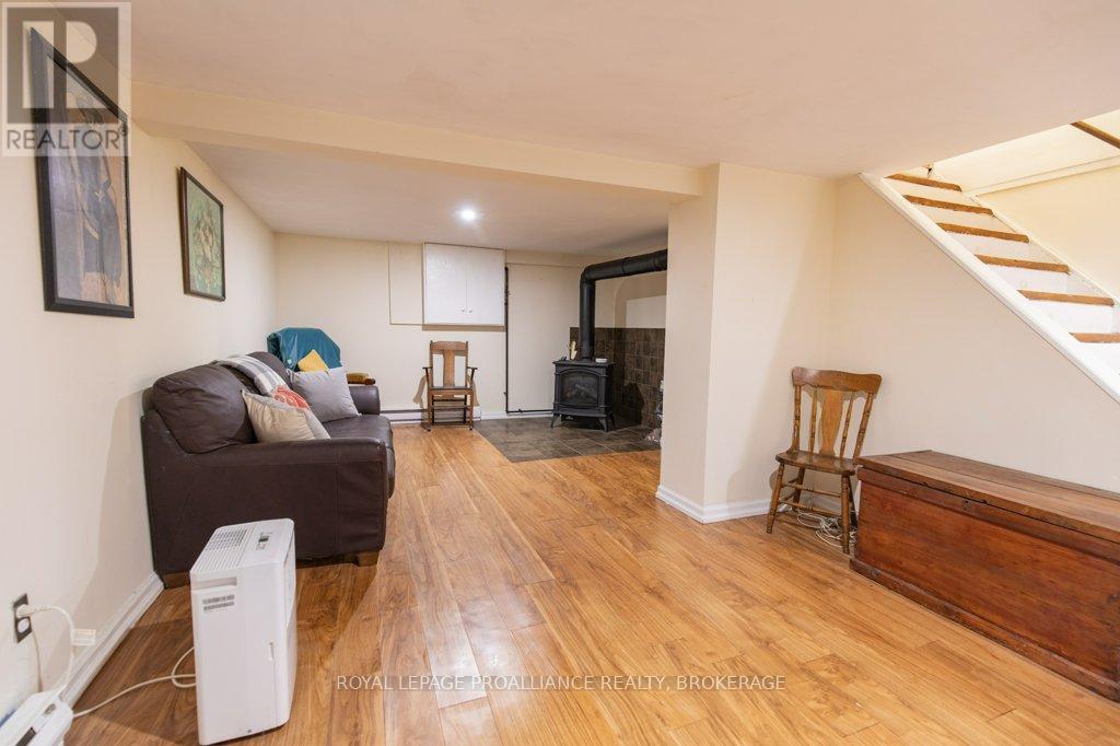 337 Palace Road, Kingston, Ontario  K7L 4T4 - Photo 14 - X12451324