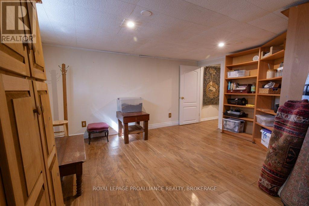 337 Palace Road, Kingston, Ontario  K7L 4T4 - Photo 19 - X12451324