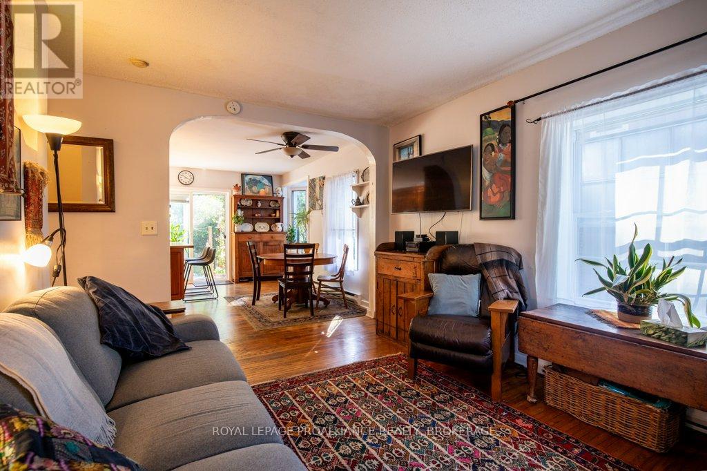 337 Palace Road, Kingston, Ontario  K7L 4T4 - Photo 2 - X12451324