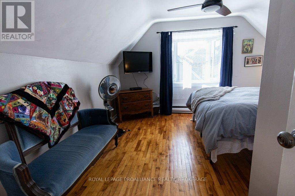 337 Palace Road, Kingston, Ontario  K7L 4T4 - Photo 25 - X12451324