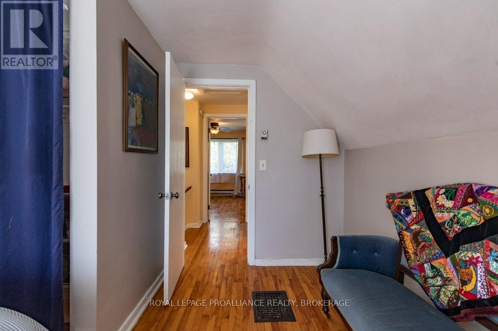 337 Palace Road, Kingston, Ontario  K7L 4T4 - Photo 28 - X12451324