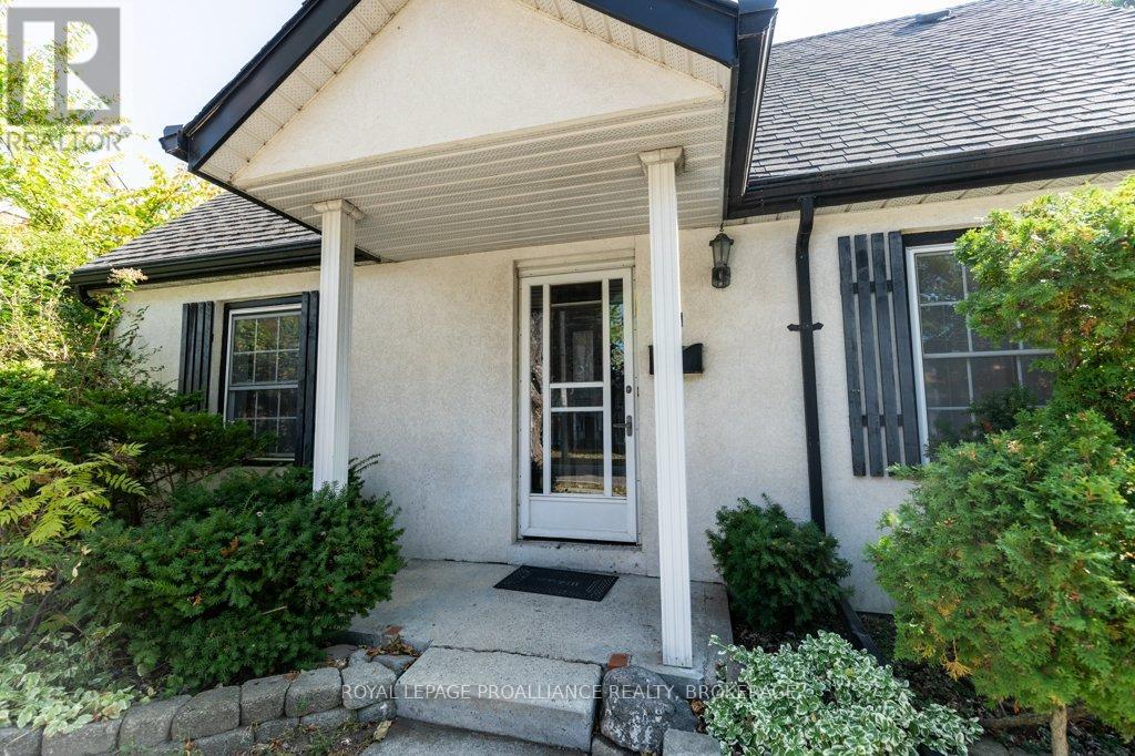 337 Palace Road, Kingston, Ontario  K7L 4T4 - Photo 46 - X12451324