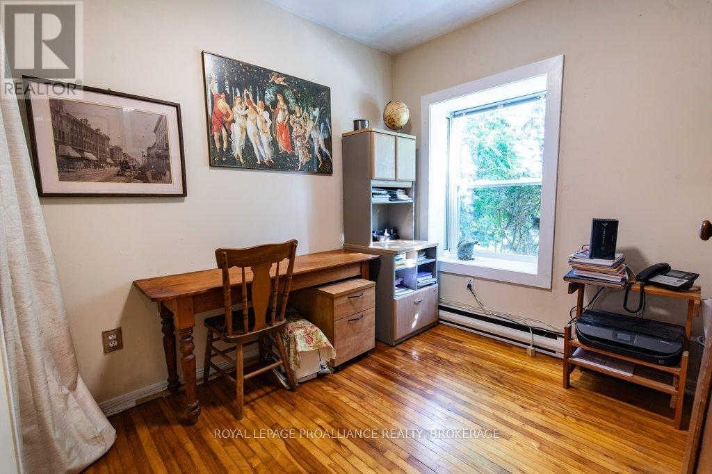 337 Palace Road, Kingston, Ontario  K7L 4T4 - Photo 9 - X12451324